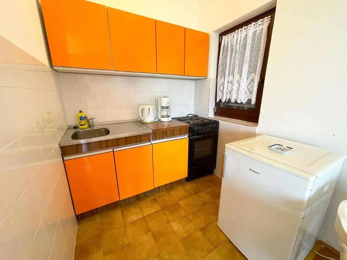Apartments In Jadranovo 42257
