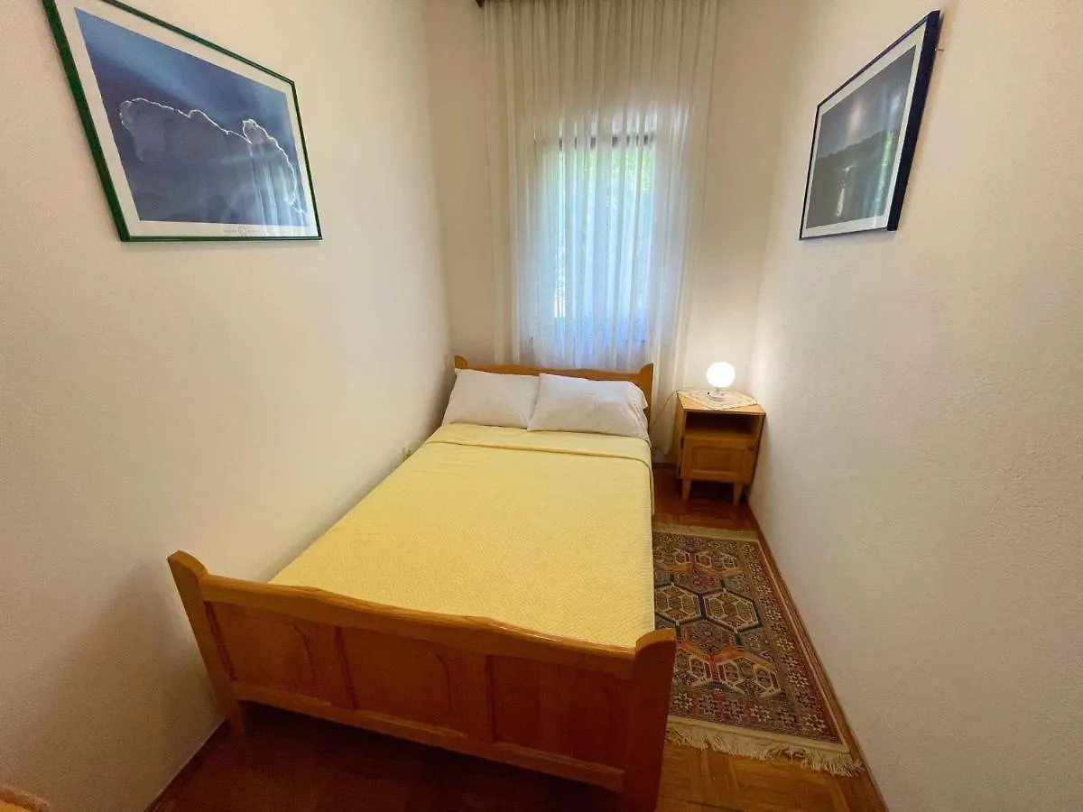 Apartments In Jadranovo 42257