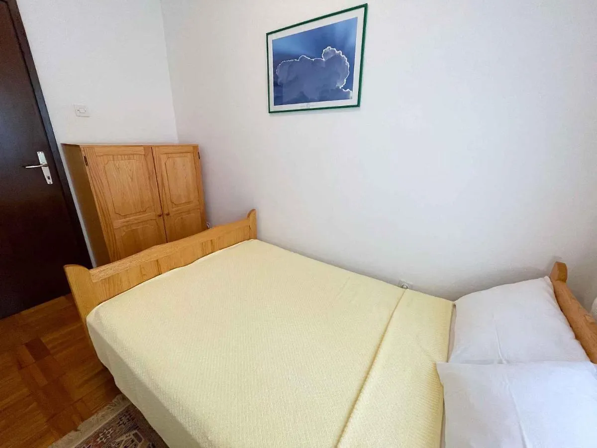 Apartments In Jadranovo 42257
