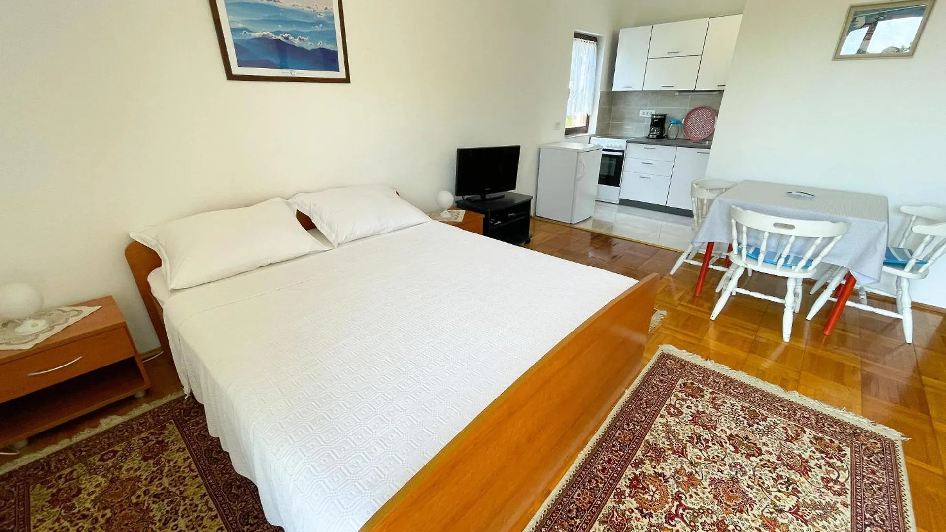 Apartments In Jadranovo 42257 contacts